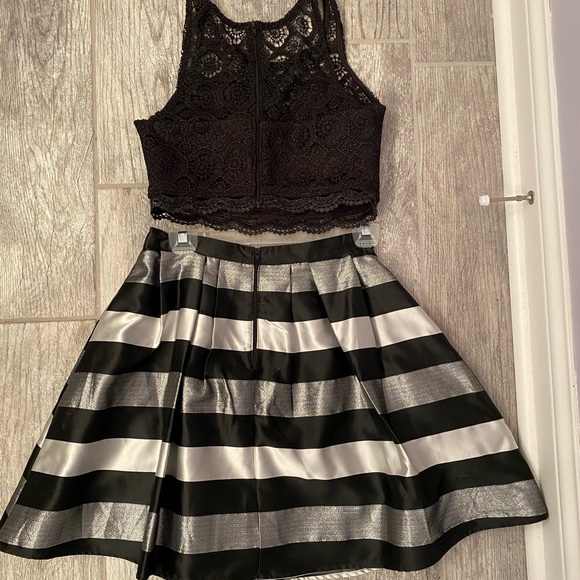 Dress - Picture 2 of 2